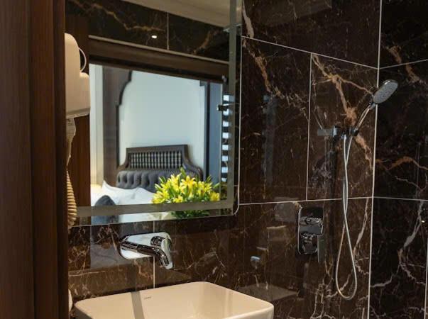 Hoang Gia Xa La Boutique Hotel Hanoi Bagian luar foto